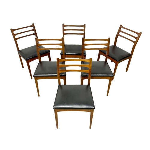 915g - A Jentique teak Mid Centuryy drop leaf dining table and 6 chairs with black vinyl seats. Open 154.5 ... 