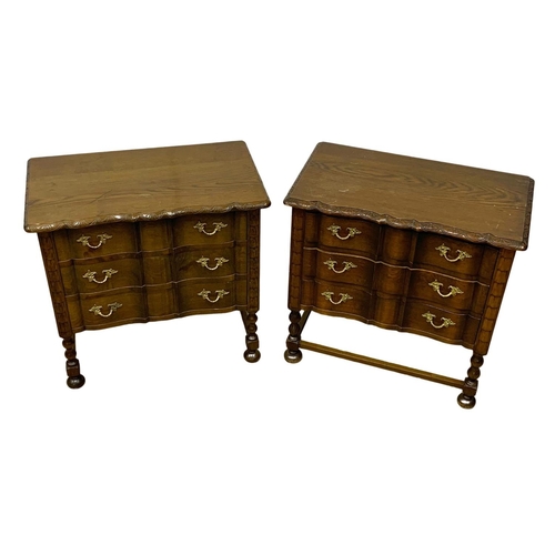 1125 - A pair of early 20th century continental oak chest of drawers. Circa 1930. 65.5 x 36 x 64.5cm