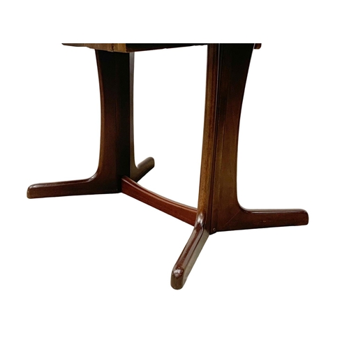 1135 - A Danish extending dining table. Closed 121 x 75cm