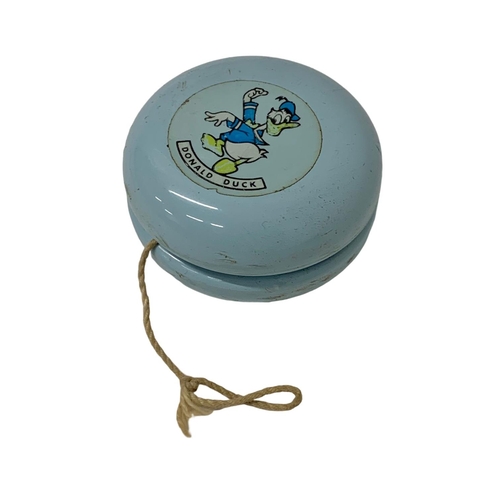 372 - A vintage Walt Disney Yo-yo.