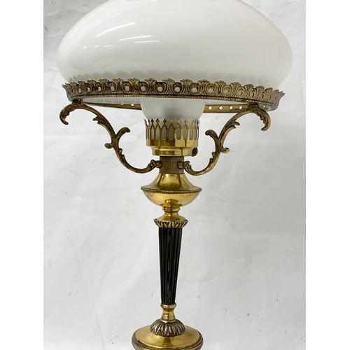 389I - A tall vintage ornate brass table lamp. 63cm