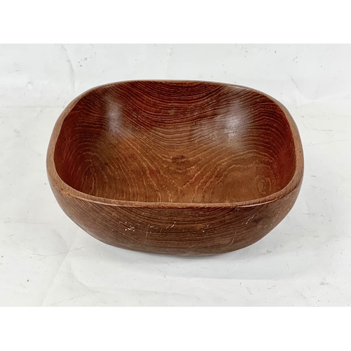 5 - A large Danish 1960’s teak Mid Century fruit bowl. 30 x 10cm