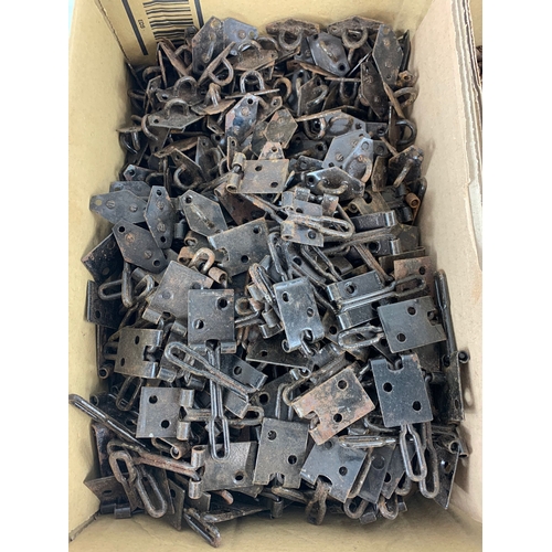 22 - A large quantity of vintage door latches.