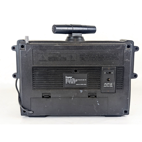 33 - A Steepletone radio, model MBR-7. 36x27cm
