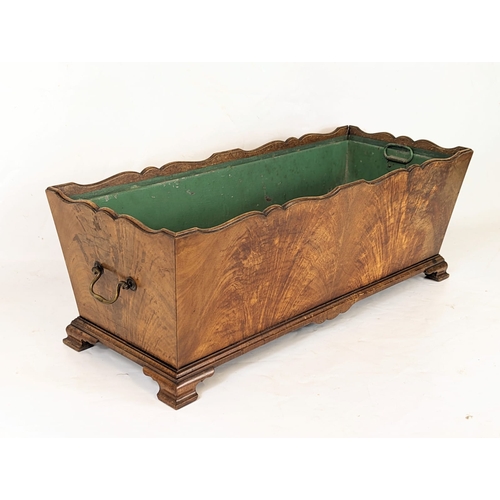 71 - An Edwardian mahogany planter with liner and OGEE feet, in the George III style. 69x27.5x24.5cm