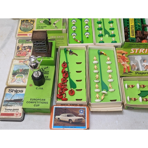 92 - A collection of vintage Subbuteo, including European Competitions Cup, Stadium Grandstand, VIP Cup R... 