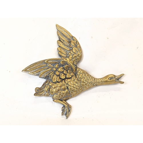 98 - A set of 3 vintage brass birds. Largest measures 29x27.5cm