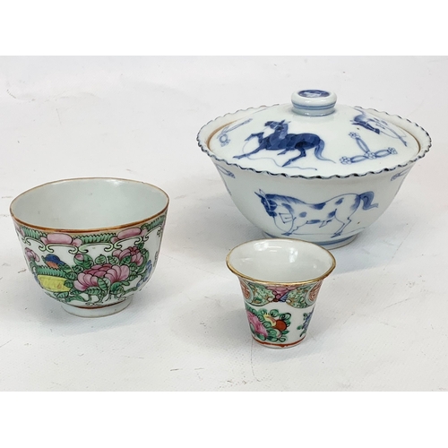 427 - A collection of 19th and 20th century Chinese porcelain.