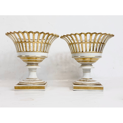 447 - A pair of early 19th century French Paris Porcelain open work centre piece bowls. Circa 1800-1820. 2... 