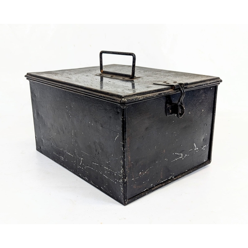 182 - A Victorian document box. 25x33x18cm