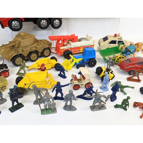 338 - A quantity of vintage toys