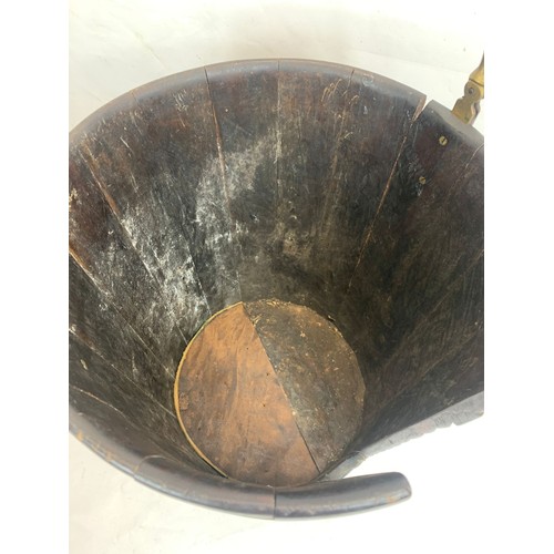 104 - A George III mahogany brass bound plate bucket. Georgian. Circa 1780-1800. 36 x 45.5cm