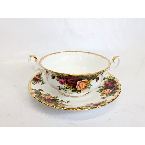 460 - 12 pieces of Royal Albert, 