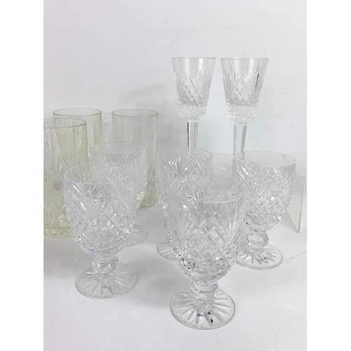 Quantity of crystal drinking glasses.