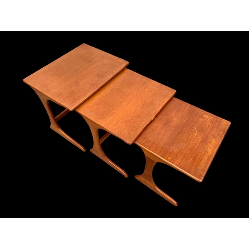 1128B - A teak nest of tables by Jentique. Mid century. Circa 1970.