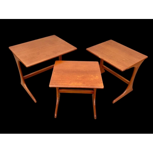 1128B - A teak nest of tables by Jentique. Mid century. Circa 1970.