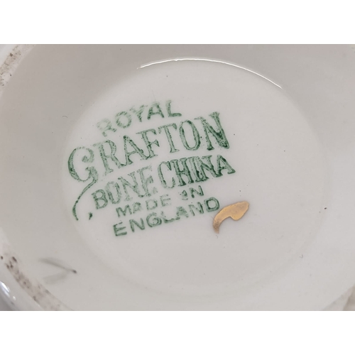 778H - An 18 piece Royal Grafton tea cups and saucers