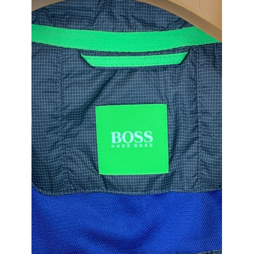 132 - A Hugo Boss jacket. 40 regular.