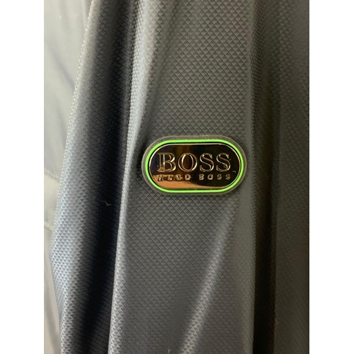 133 - A Hugo Boss jacket. UK 40 regular.