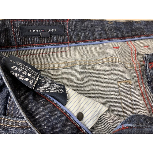 179 - A pair of Tommy Hilfiger jeans. 34/32