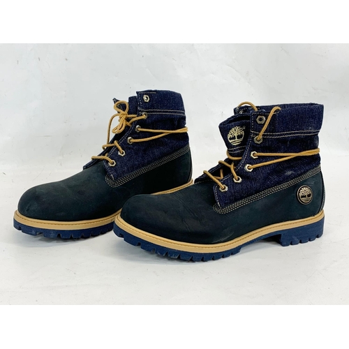 191 - A pair of Timberland boots. 9.5