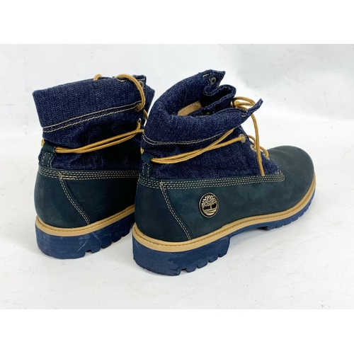 191 - A pair of Timberland boots. 9.5