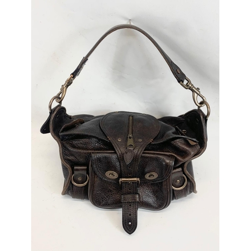 212 - A Mulberry Alana leather handbag. 30cm.