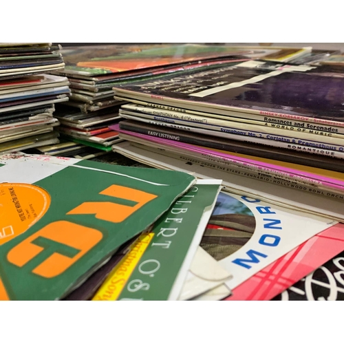 252G - A large collection of LP, vinyl records.