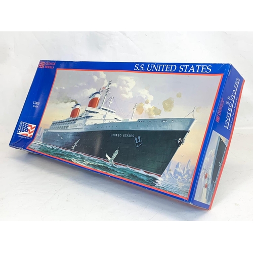 256 - A large Glencoe Models S.S United States model ship. 1/400 scale. Box measures 71.5cm.