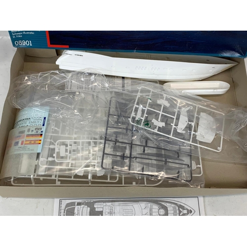 258 - A Revell Sunseeker “Predator 108” model boat in box. 1:72.