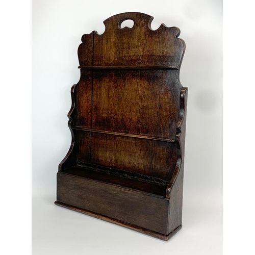 262 - A George III oak wall hanging spoon rack. Georgian. Circa 1800. 41.5 x 66.5cm