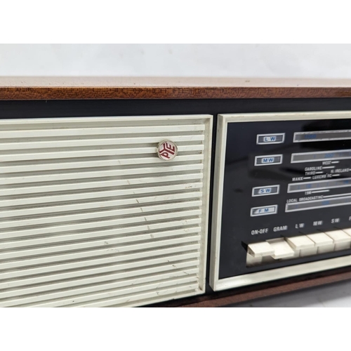 279 - A Pye Ltd radio, model 1110. Circa 1968.