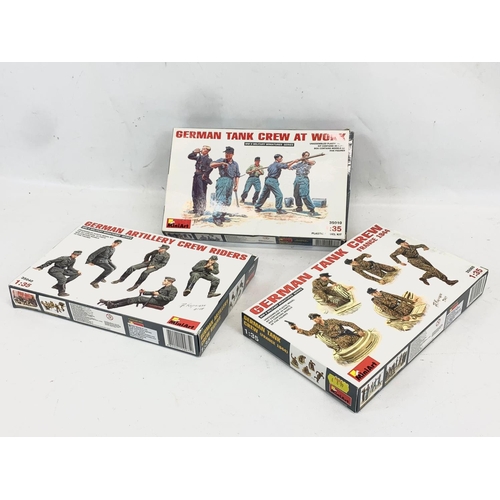 292 - 5 unopened boxes of WWII model figures. ICM WWII German Luftwaffe Pilots and Ground Personnel in Win... 