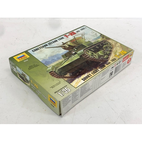 299 - 2 unopened boxes of WWII model tanks by Zvezda. T-34/75 Soviet Medium Tank, Mod of 1942, Soviet Ligh... 