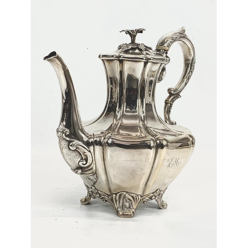 497 - A large sterling silver William IV coffee pot. London 1837. 930 grams. 25 x 23cm