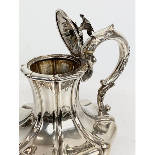 497 - A large sterling silver William IV coffee pot. London 1837. 930 grams. 25 x 23cm