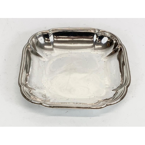 499 - A silver deep bowl. Edinburgh 1904. 532 grams. 23cm