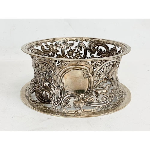 501 - A large Irish silver ornate table centre piece. Dublin 1898. 420 grams. 20 x 9cm