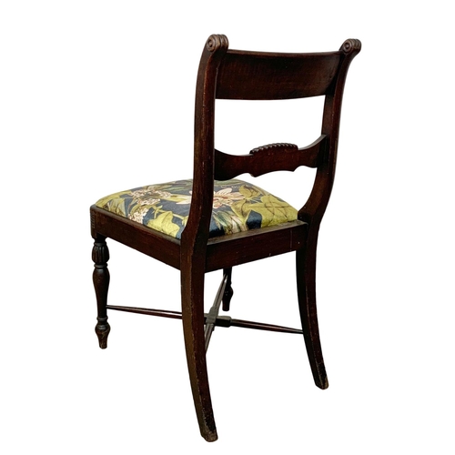 799 - A Regency period early 19th century mahogany side chair. Circa 1820.