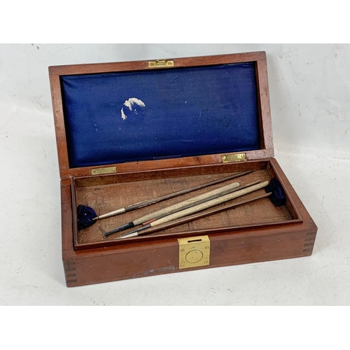 86 - A Victorian rosewood jewellery box with mother or pearl inlay, and a vintage mahogany desk top box. ... 