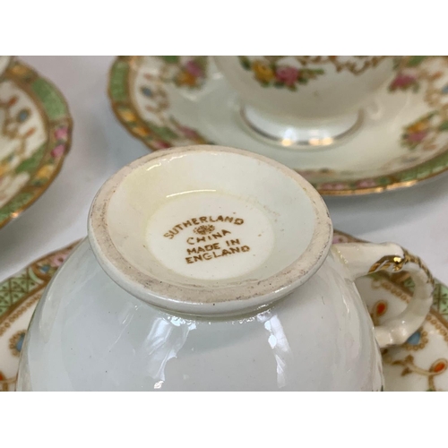 447 - A 20 piece vintage Sutherland tea set.