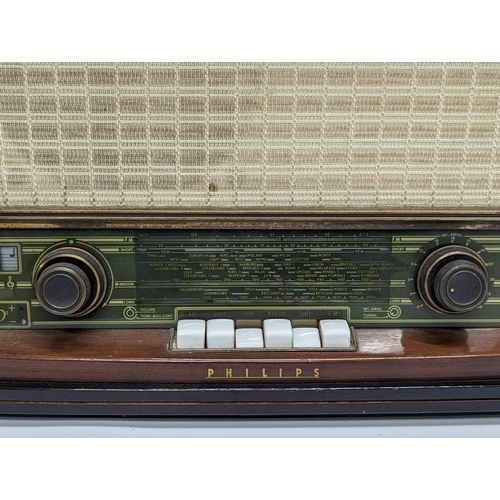 249 - A 1954 Phillips radio, model 643A. 63x22x38.5cm