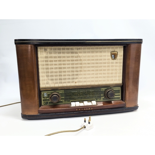 249 - A 1954 Phillips radio, model 643A. 63x22x38.5cm