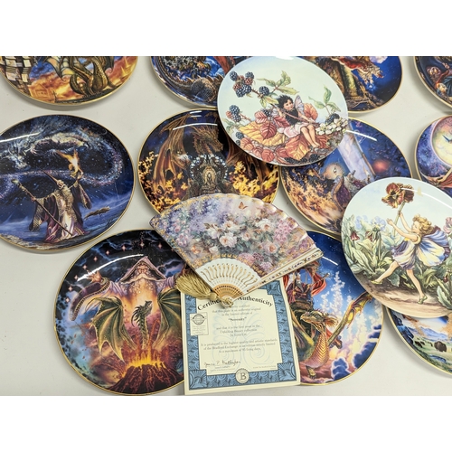 526 - A quantity of plates, including 13 Royal Doulton plates for The Franklin Mint Heirloom Recommendatio... 