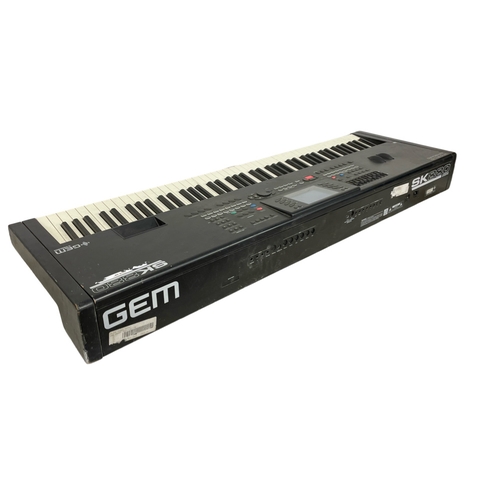 304 - A Gem SK 880 World Keyboard. By General Music. 135cm