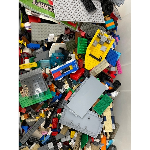 307 - A large collection of LEGO. Box measures 75 x 44 x 33cm