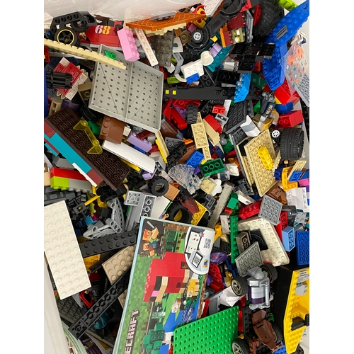 307 - A large collection of LEGO. Box measures 75 x 44 x 33cm