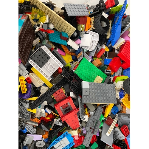 307 - A large collection of LEGO. Box measures 75 x 44 x 33cm