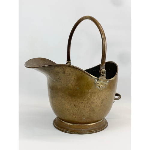 14 - A Victorian brass coal scuttle. 46 x 32 x 47cm