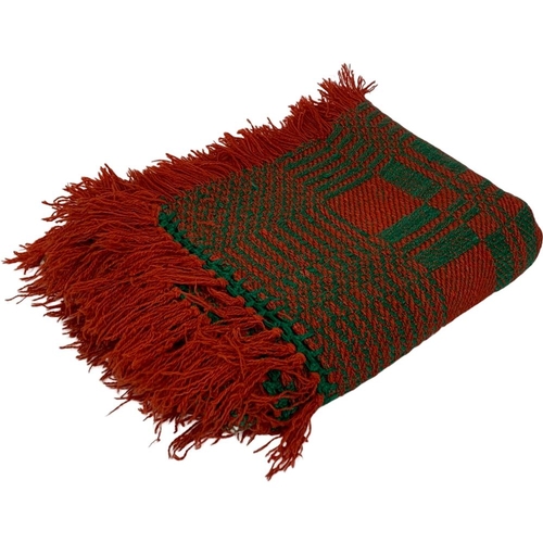 20 - A vintage Welsh style pure wool blanket. 127 x 183cm.